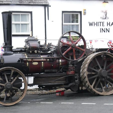 White Hart Inn Bouth Eksteriør billede