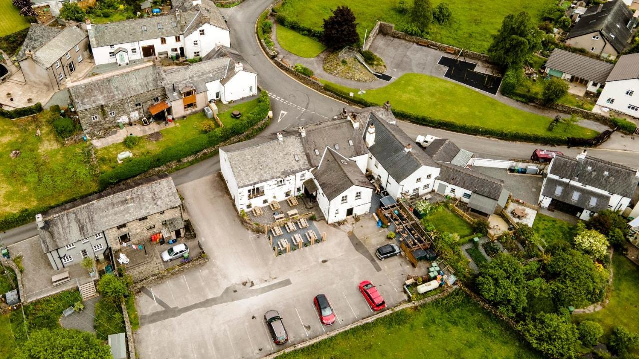 White Hart Inn Bouth Eksteriør billede